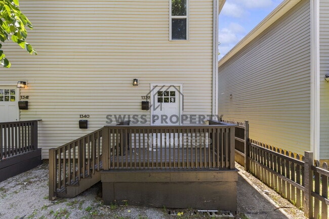Building Photo - 1339 Mooberry St