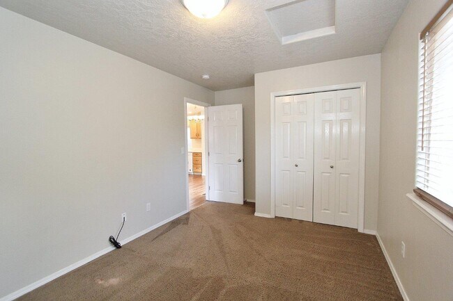 Building Photo - 3240 W Wave Dr