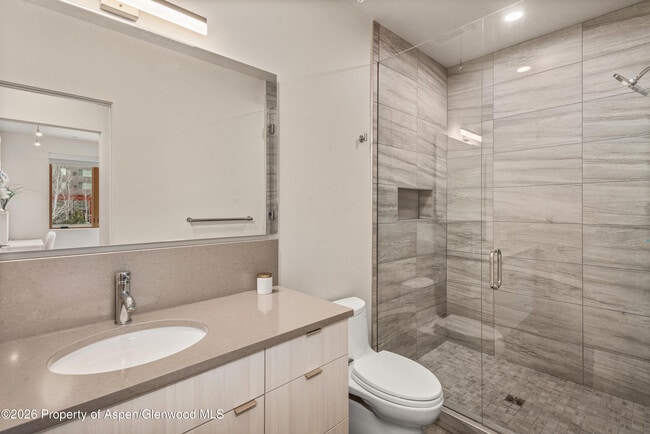 Building Photo - 113 Valley Ct