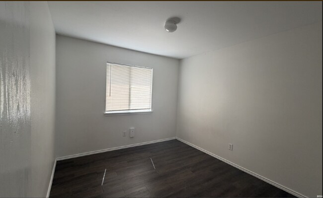 Building Photo - "Charming 3-Bedroom Oasis with 2 Full Baths in Converse, TX
