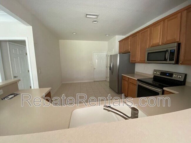 Building Photo - 11177 Castlemain Cir W