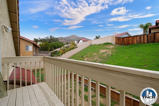 Building Photo - Stunning 4 BD | 3 Bath