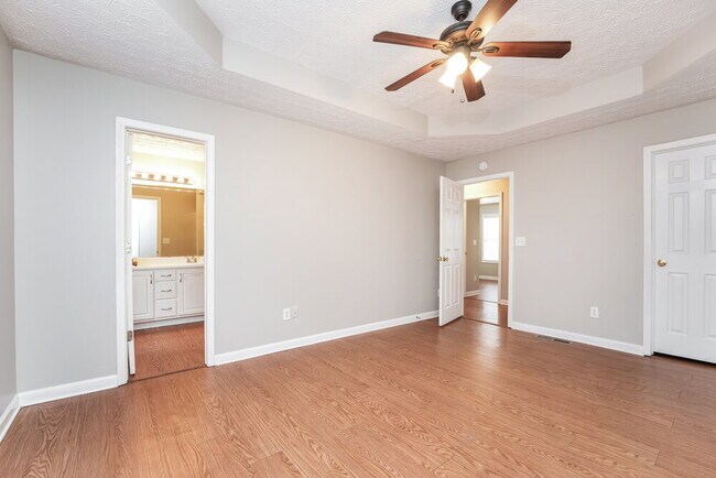 Building Photo - 335 Shadowbrooke Cir SW