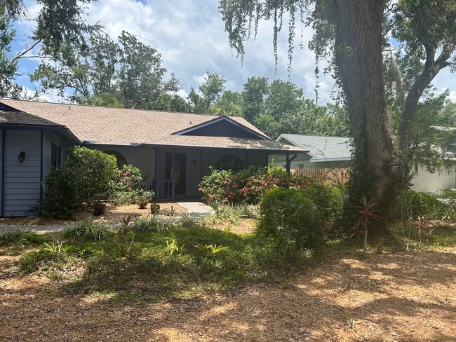 Building Photo - 4137 Woodview Dr