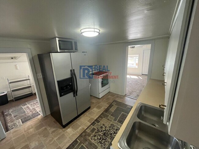 Building Photo - 107 W 1st-