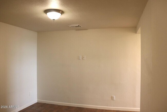 Building Photo - 401 S Skyline Cir