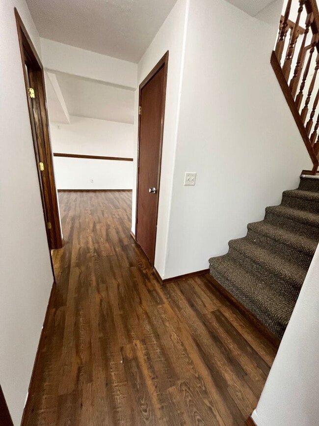 Building Photo - 3 Bed/2 Bath Home w/ Fenced in Yard!