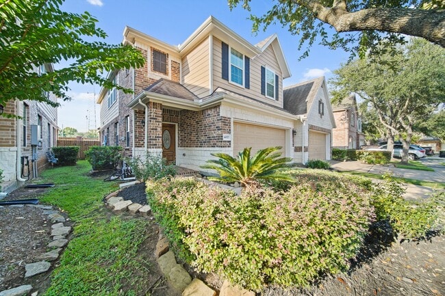 Building Photo - 4027 Waterford Ln