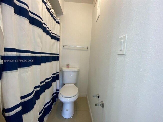 Building Photo - 10440 SW 156th Ct