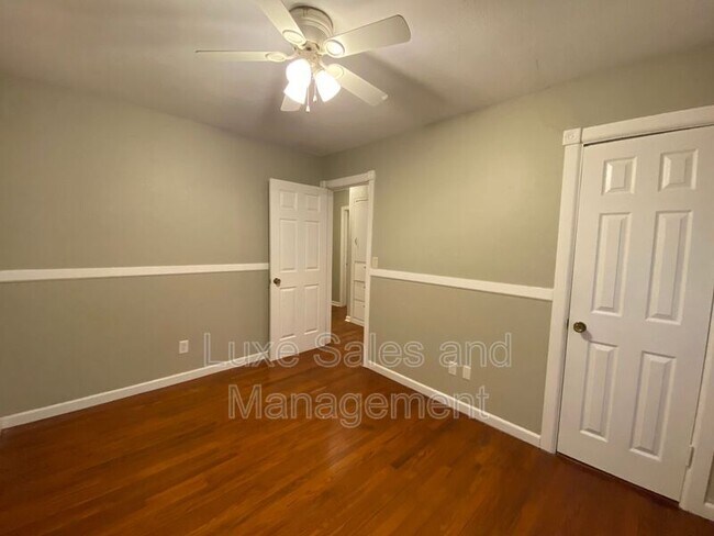 Building Photo - 1118 Idaho St