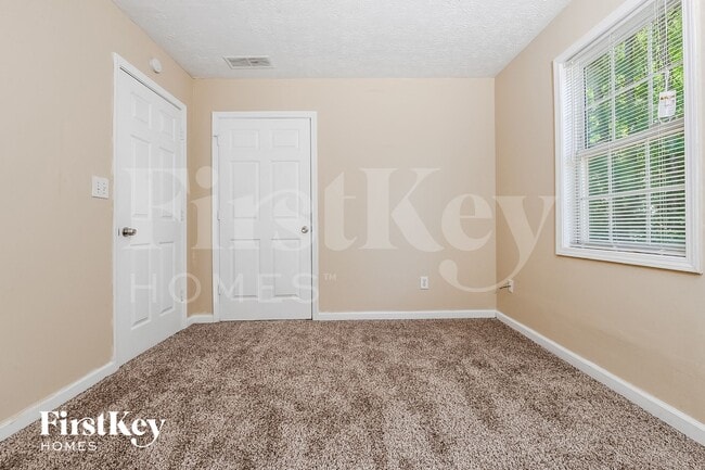 Building Photo - 175 Whitehead Dr