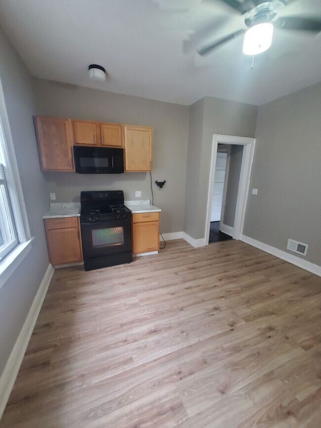 Building Photo - 2516-2518 N 12th St. (Duplex)