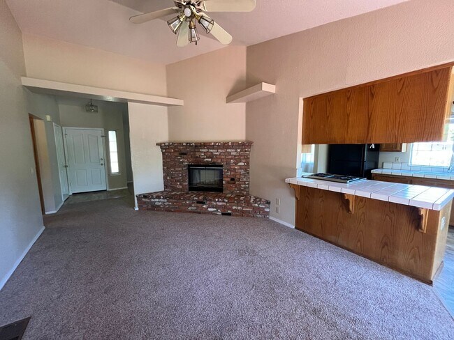 Building Photo - Mary Lake home! Must see!