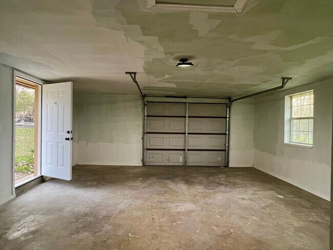 Building Photo - 289 Deer Slayer Dr