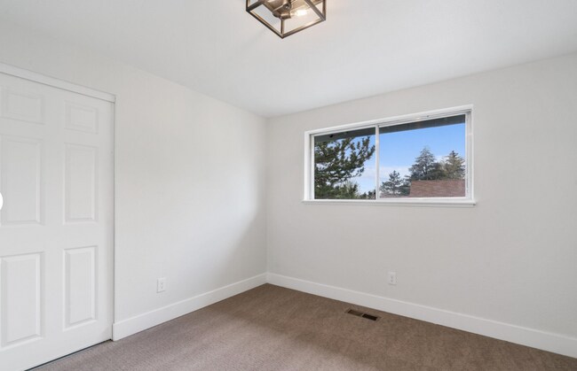 Bedroom 2 - 1270 Kirston St
