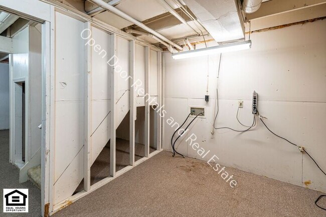 Building Photo - 15030 Tally Ho Dr