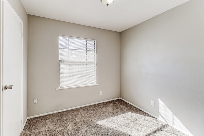 Building Photo - 104 Melody Cir