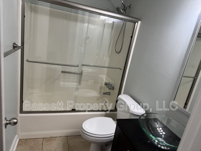 Building Photo - 1739 River Front Dr