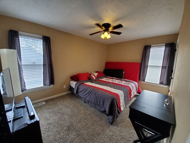 Building Photo - 6786 Candlewood Dr