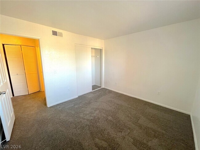 Building Photo - 4730 E Craig Rd