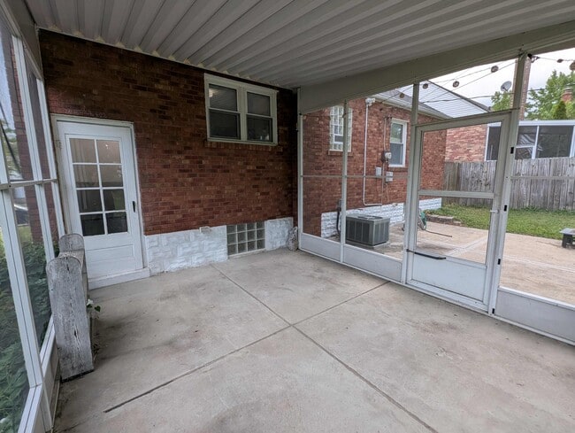 Building Photo - 8612 Neier Ln