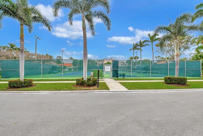 Building Photo - 95 Pelican Pointe Dr