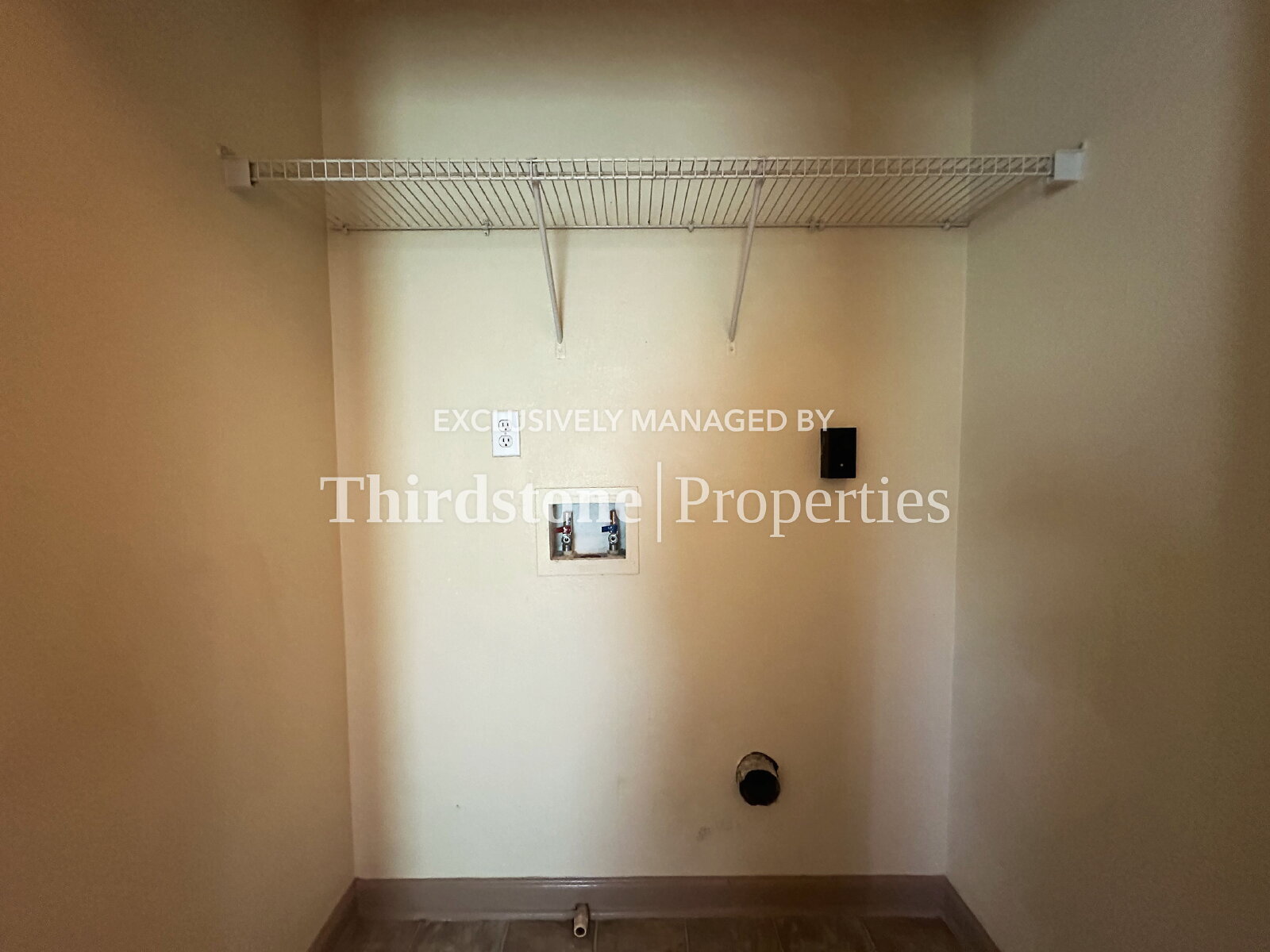 Building Photo - 1660 Biscayne Bay Cir