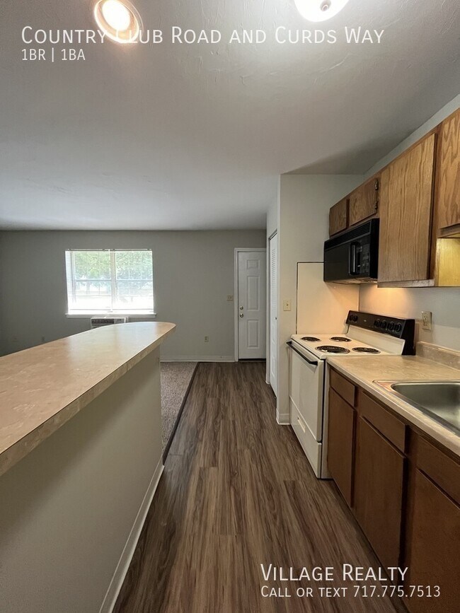 Building Photo - 631 Country Club Rd