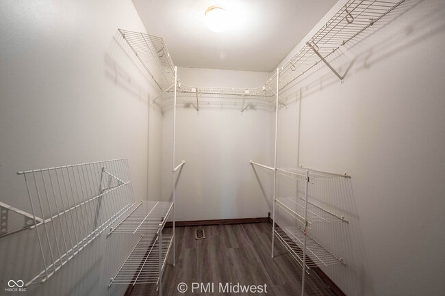 Building Photo - 3748 N Hawthorne Ln