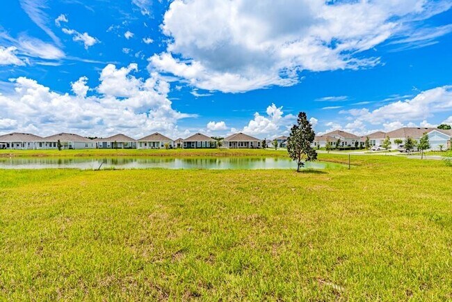 Building Photo - 5550 Guava Ct