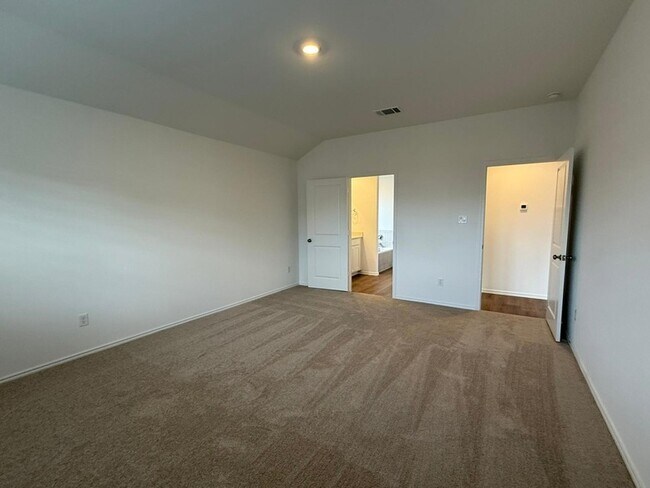 Building Photo - 290 Gresham