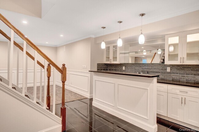 Building Photo - 134-110 10th St