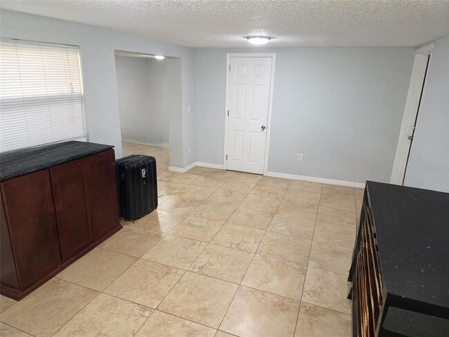 Building Photo - 4425 Fairview Ave