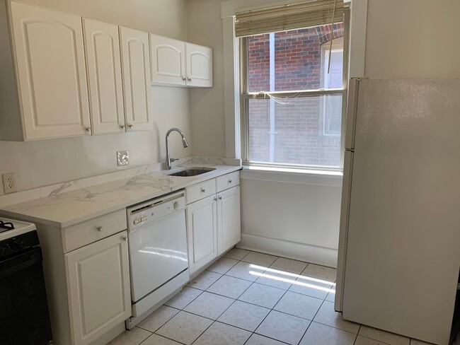 Building Photo - 2309 Eldridge St