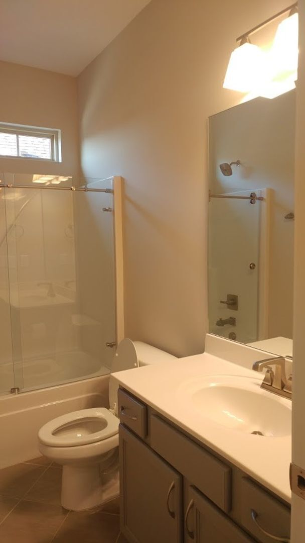 Building Photo - Beautiful 3 Bed 2 Bath Home in Nolensville - With Screened in Back Porch