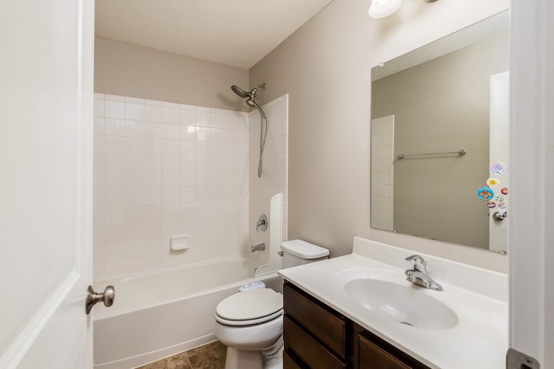 Building Photo - 294 McElhinny Ln