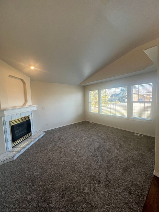 Building Photo - 3 bedroom 2 bath in a beautiful, spacious Meridian Neighborhood!