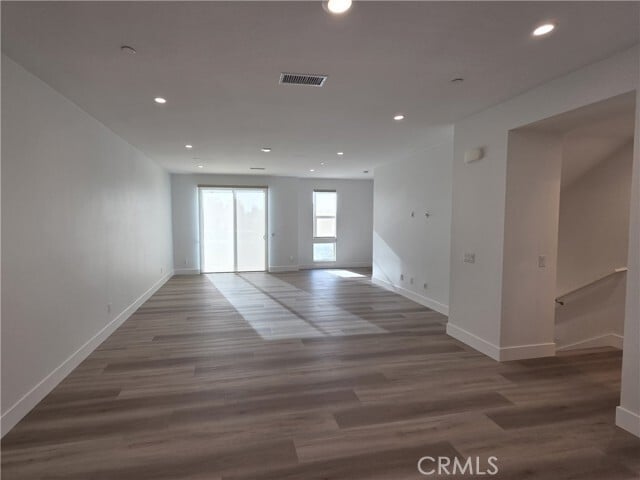Building Photo - 121 Placemark