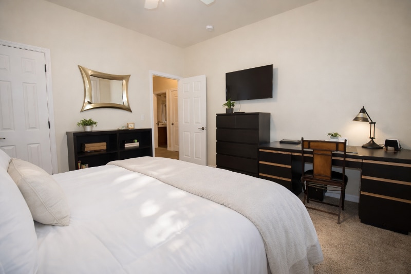 Building Photo - 5025 Hastings Terrace