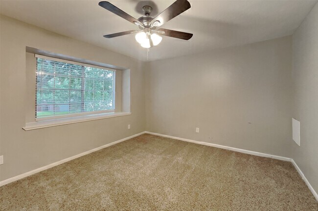 Building Photo - 18206 Gravenhurst Ln