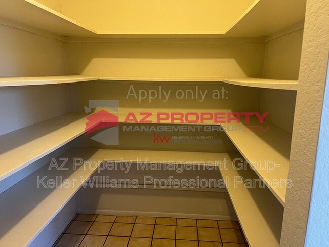 Building Photo - 7039 W Cameron Dr