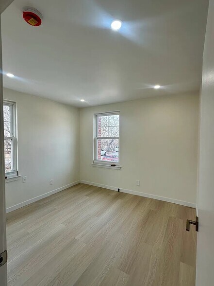 Building Photo - 2805 Saint Theresa Ave