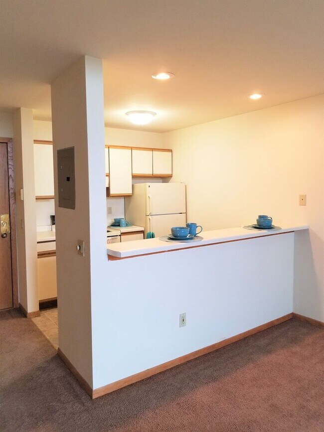 Building Photo - Cozy 1 bedroom loft apartment.. AVAILABLE!!