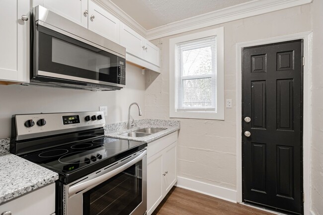 Building Photo - Vouchers Accepted!!! 2 Bedroom