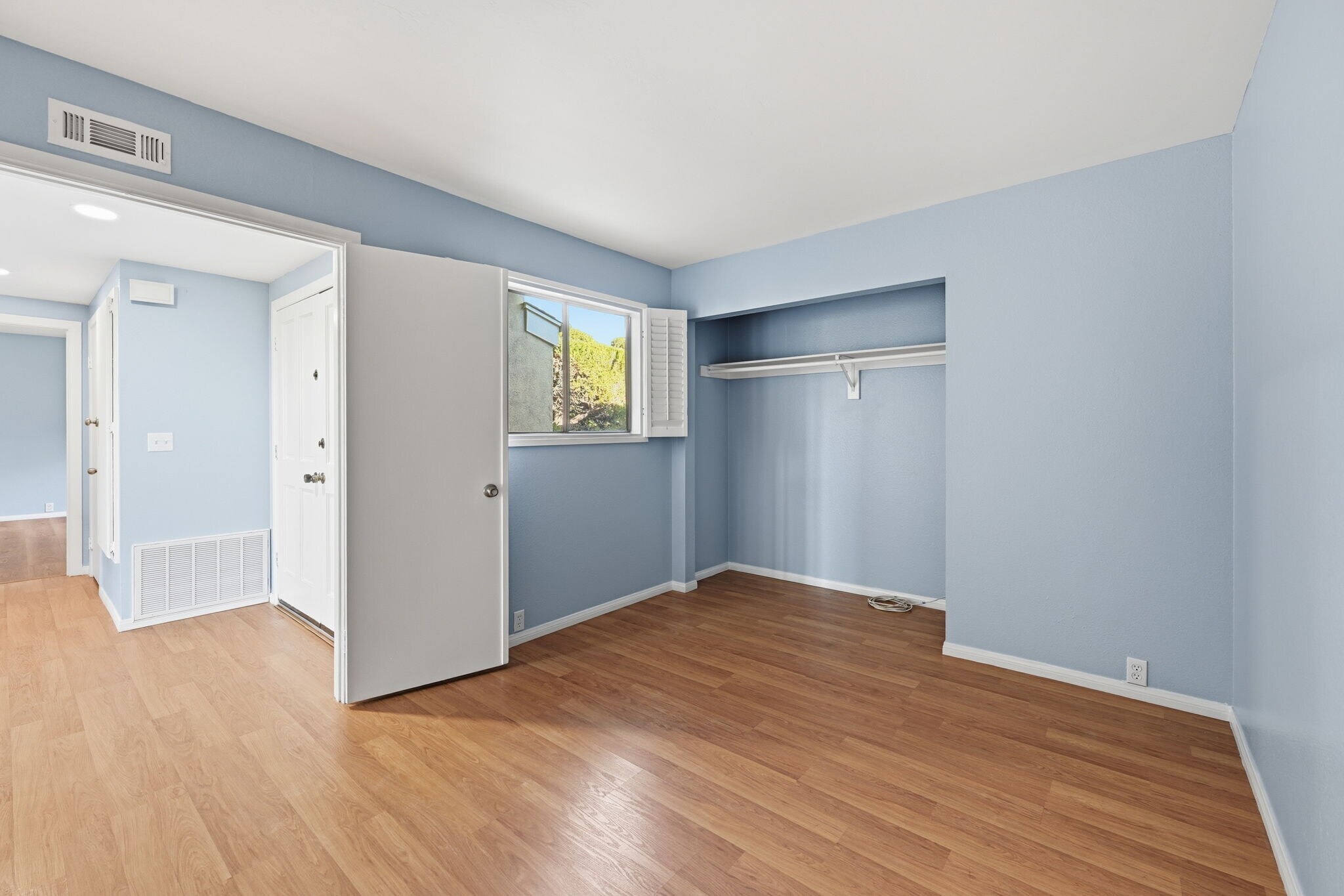 Building Photo - 1999 Seawind Way