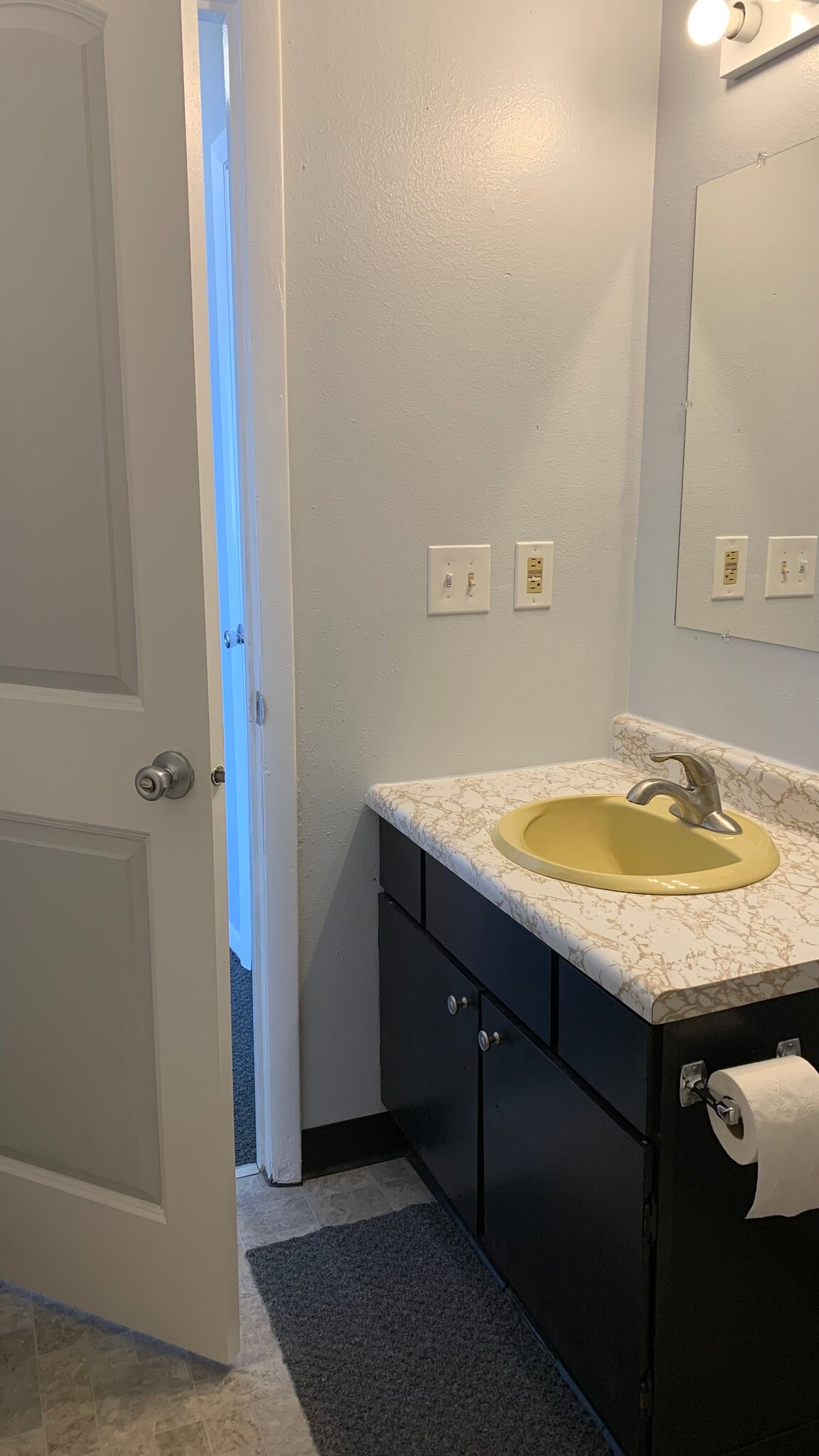 Building Photo - 2510 S McKinley St