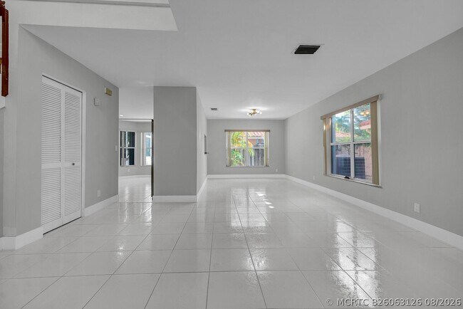 Building Photo - 10820 Buttonwood Lake Dr