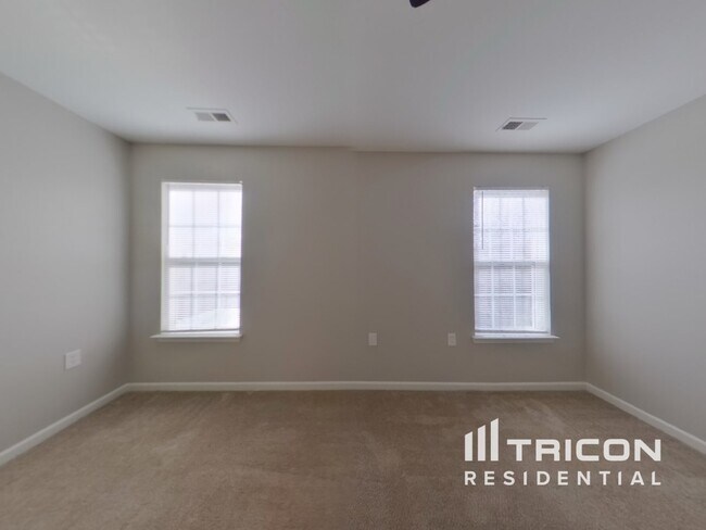 Building Photo - 4073 Cascade Dr