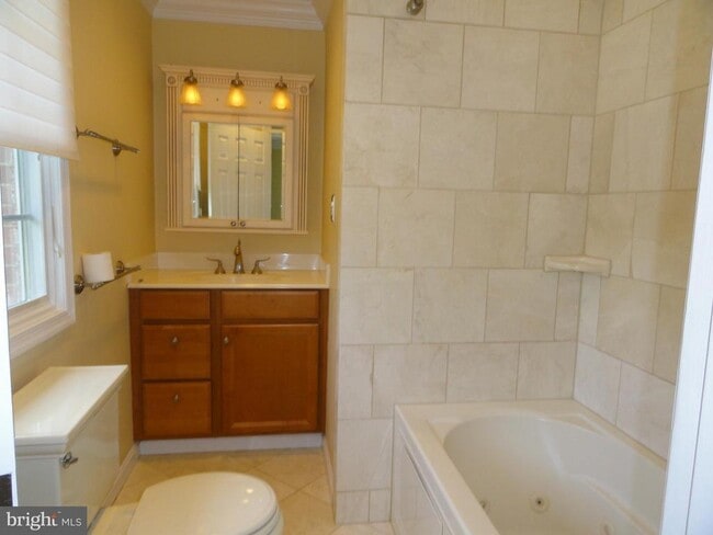 Building Photo - 7115 Warbler Ln