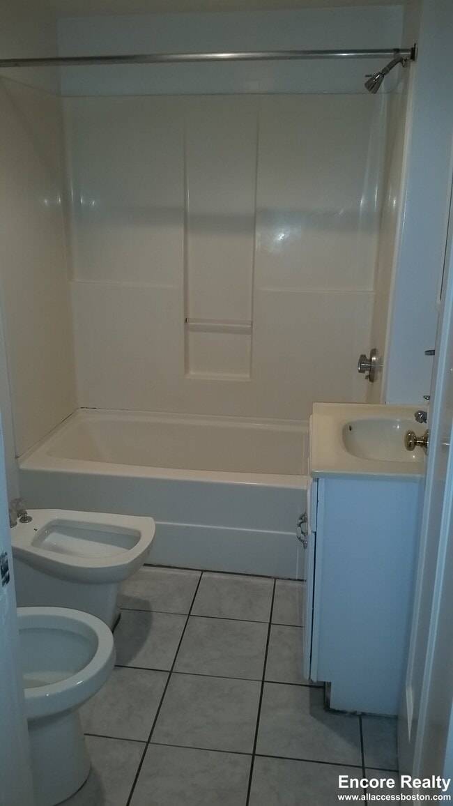 Building Photo - 56 Egmont St